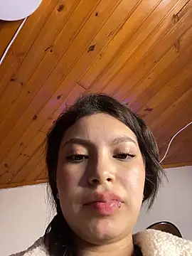 mady_pink (F teen) - show ass in 4