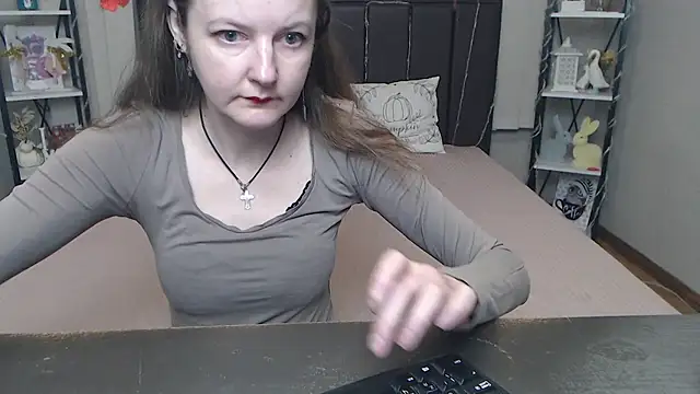 meganpirs (F milf) - Make my legs shake with pleasure