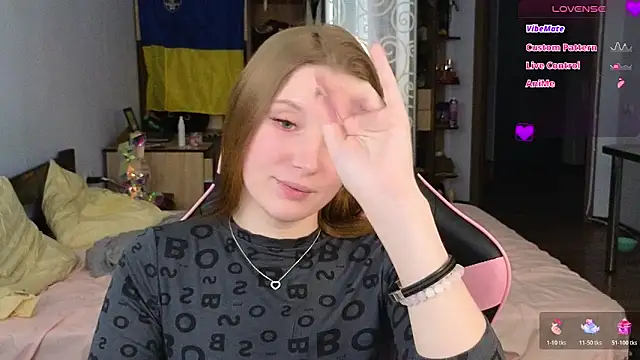 mary_blu (F young) - take off all clothes