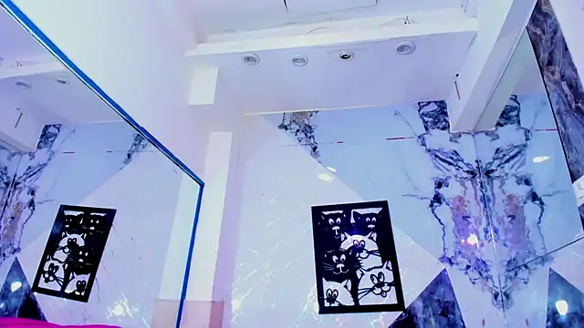 Isabella_stanford2's room