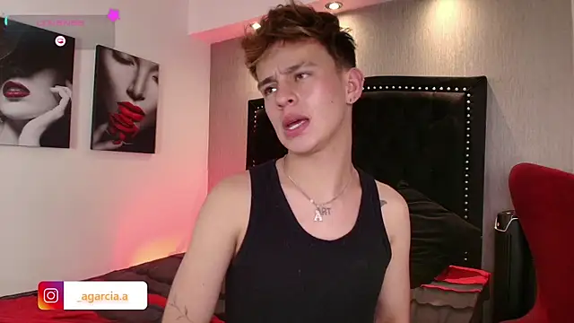 liamwildx20 (M twink) - Show my hard dick