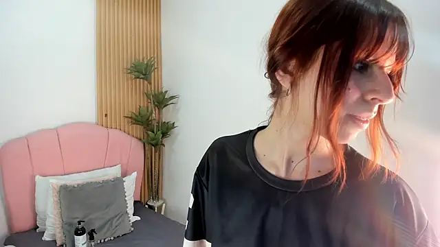 scarlett_smith_3 - Scarlett_smith_3's free webcam - UK Sex Cams