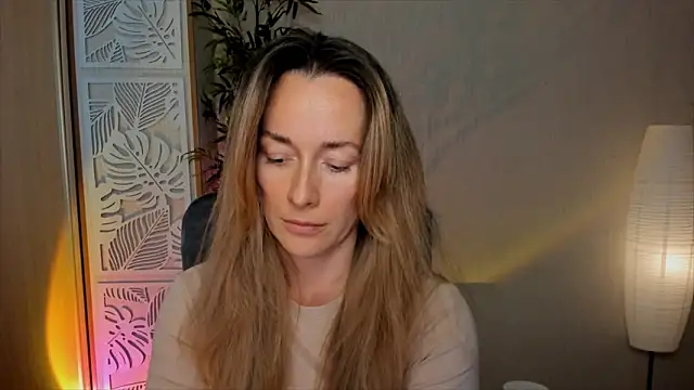 RebeccaMartinez live sex cam