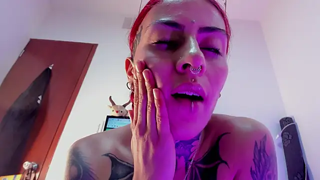 selene_red_ - Selene_red_'s free webcam