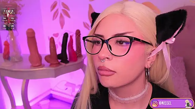 misselektra__ (F young) - Kitty in heat fuck on roof