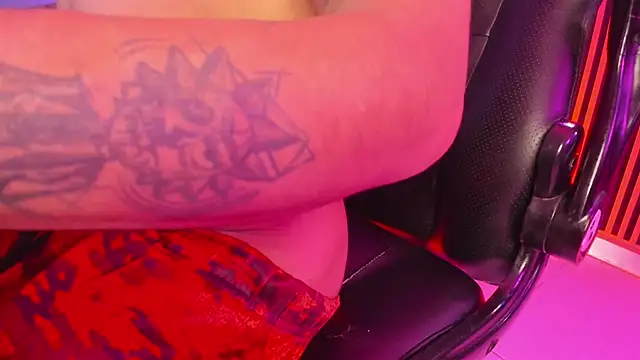 Maximoking26 live sex cam