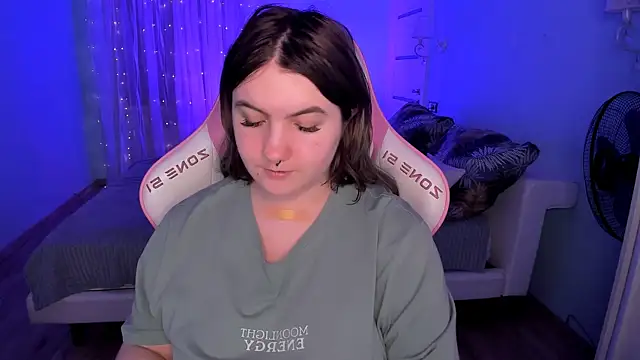 lovelyy_julia - Lovelyy_julia's free webcam