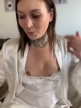 serenaaa-str (F young) - Flash seins / boobs