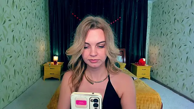 lunaflinn - LunaFlinn's free webcam - UK Sex Cams