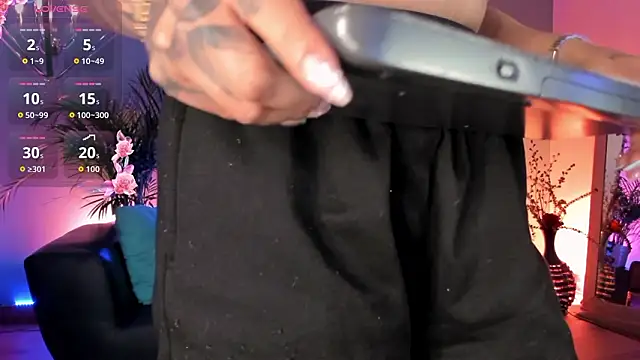 megan_inked (F milf) - BE MY VALENTINE, TREAT ME LIKE A QUEEN