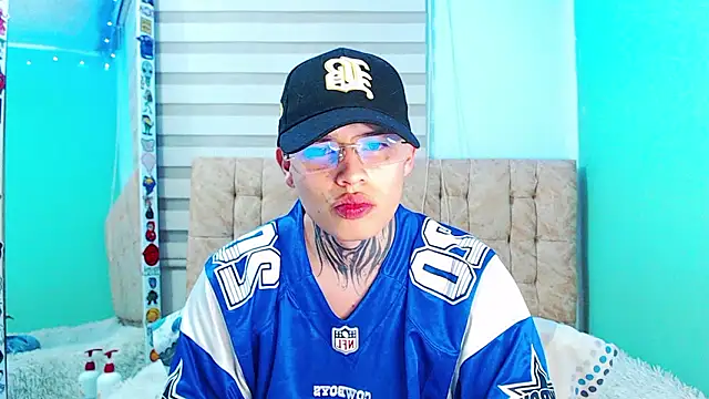 _justinmoon2 live sex cam