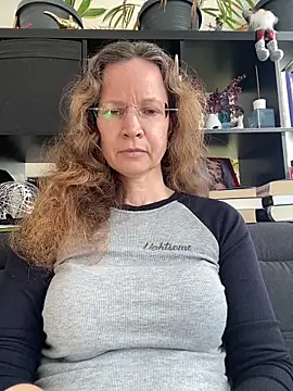 AnnikaRose live sex cam