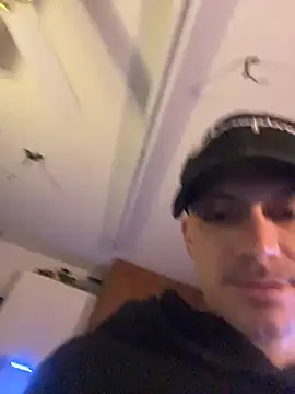 Twist_N_Tease webcam