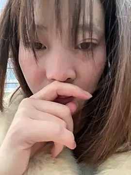 美女littleqiu在线直播