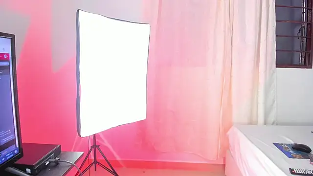 Shadow_Queen666 webcam