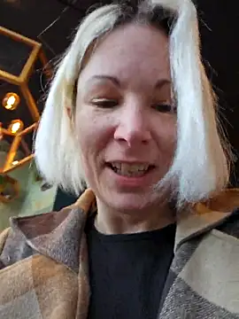 sunny-sin (Ask my age) - Pussy reiben