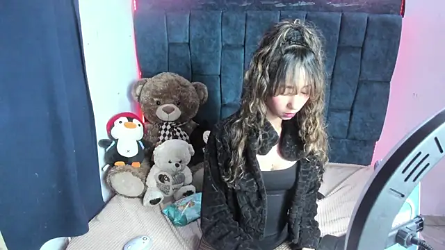 valentinaklean (F teen) - 1 finger in the ass