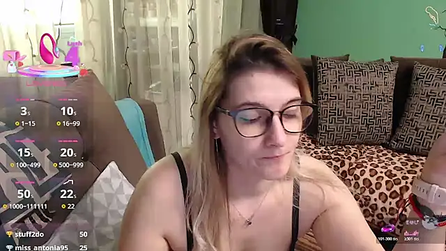 lovingfeetheels live sex cam
