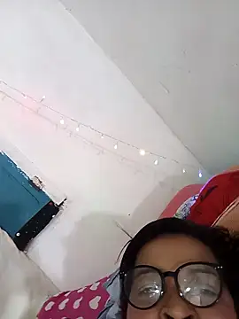 Webcam Model (_violetta_-) is live