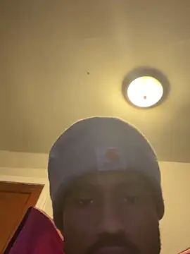 youngbull_dada Live Webcam on Stripchat