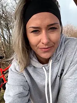 petrouchkaaa_ Live Webcam on Stripchat