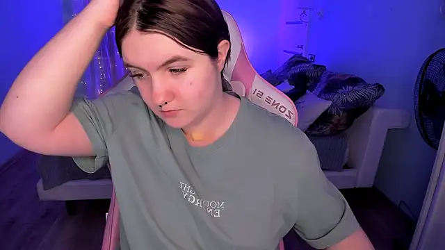 lovelyy_julia - Lovelyy_julia's free webcam - UK Sex Cams