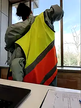 bichota85 (F milf) - Flash tits+ 3 videos