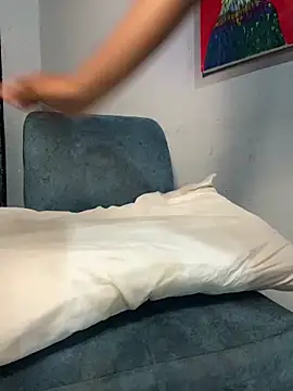 Webcam Model (ZiziCampbell_)  is live.Free join now!