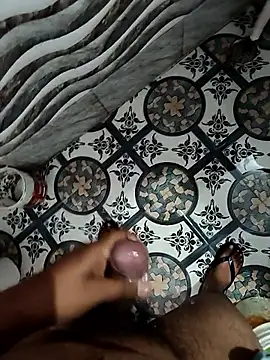 horniestboi - Horniestboi's free webcam - UK Sex Cams