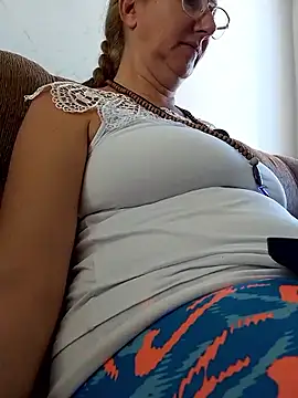 mileide980 (F mature) - Full nude anal opening chicken position