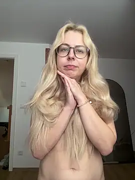 livewithlucy (F young) - LT gets 4 videos 👅