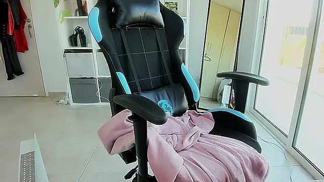 lara_bergmann (Ask my age) - 5 free porn clips