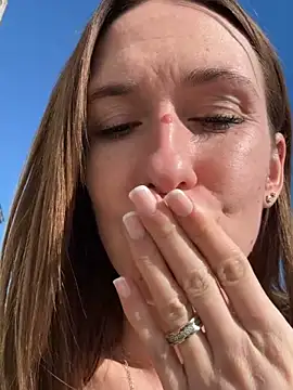 lola_tentatiion (F young) - SUCK DILDO WITH 💦