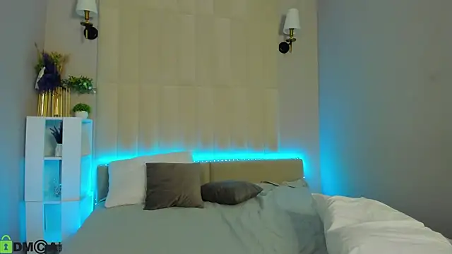 nika_jonson (F teen) - flash boobs