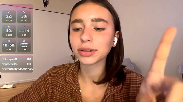 deltanorwoode (F teen) - Flash my nipples (for 30 seconds)