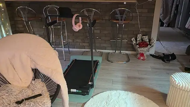 monageil (F young) - Its Monaday 😅 33-44-99 crazy Vibration