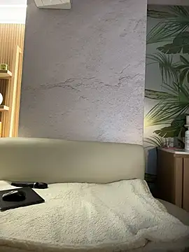 Webcam Model (Beella1_)  is live.Free join now!