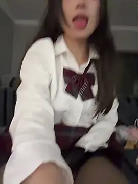 美女Yiyi-707在线直播