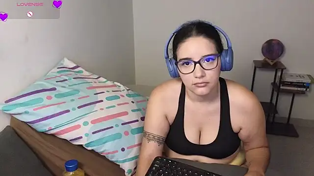 blue__moon_ - Blue__moon_'s free webcam