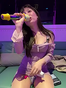 美女yourkeer在线直播