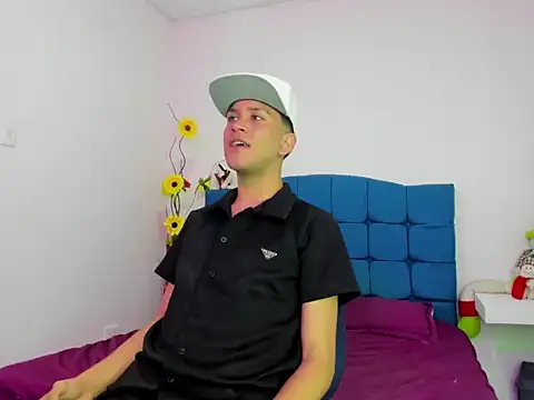 ailanys_miller (M twink) - show con dildo