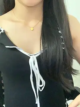 Webcam Model (Jonlie18)  is live.Free join now!