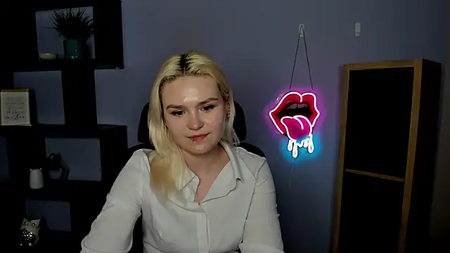 sweetlilyxo - SweetLilyxo's free webcam - UK Sex Cams