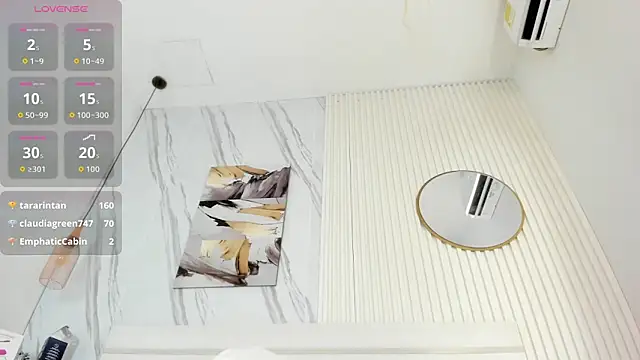 afro_luna (F young) - Spit my nipples & rub with domi