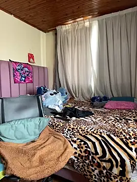 Webcam Model (CoraVibes)  is live.Free join now!