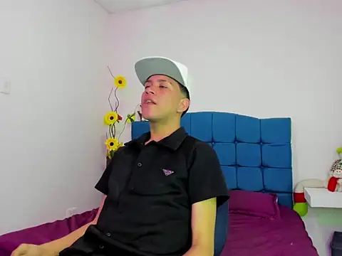 ailanys_miller (M twink) - show con dildo