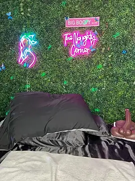 renathickass - RenaThickAss's free webcam - UK Sex Cams