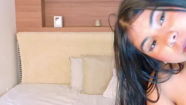 violetbloomm - VioletBloomm's free webcam - UK Sex Cams