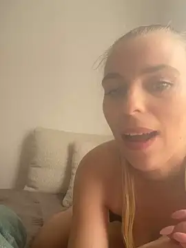 BrumeLove Live Webcam on Stripchat