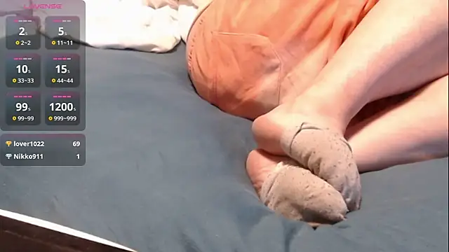 santanna77 (F mature) - dildo in pussy